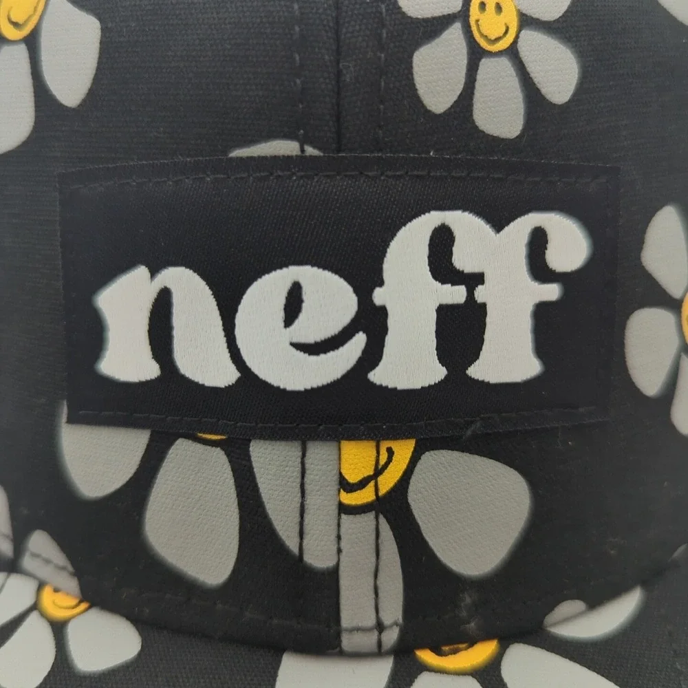 Neff Forever Fun Snapback Hat Black Daisy Smiley Face Floral Print Flat Brim Cap